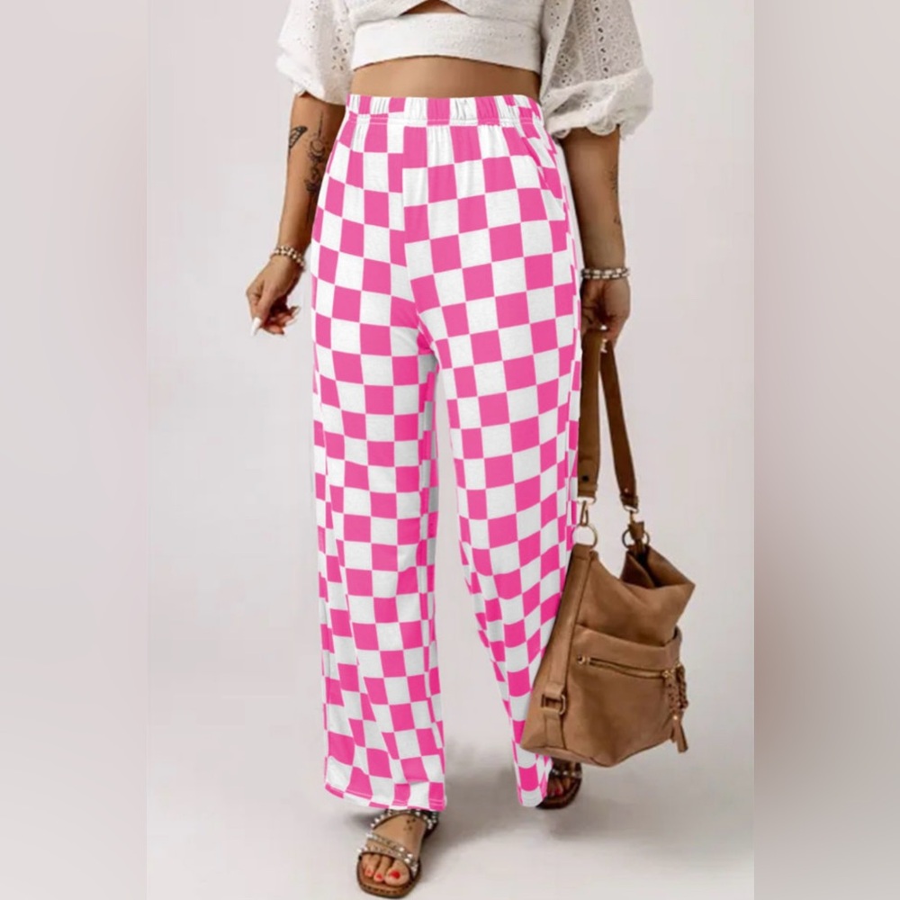 NWT! Boutique Pink and White Checkered Women's Pants! 💕 - Picture 5 of 6